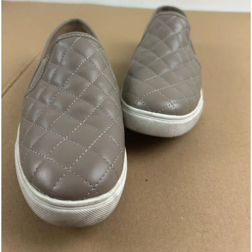 Womens Brash  quilted beige / taupe low top slip on shoes size 9